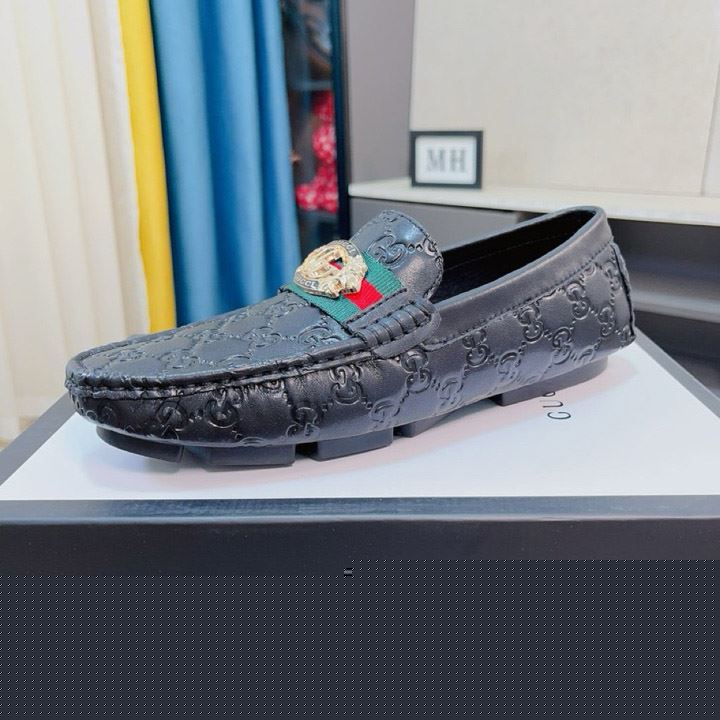 G*u*i leather shoes